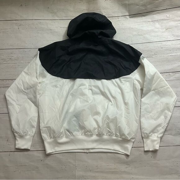 Nike Windrunner Classic Sport Jacket White Black Mens Small DA0001-134 - Picture 2 of 9